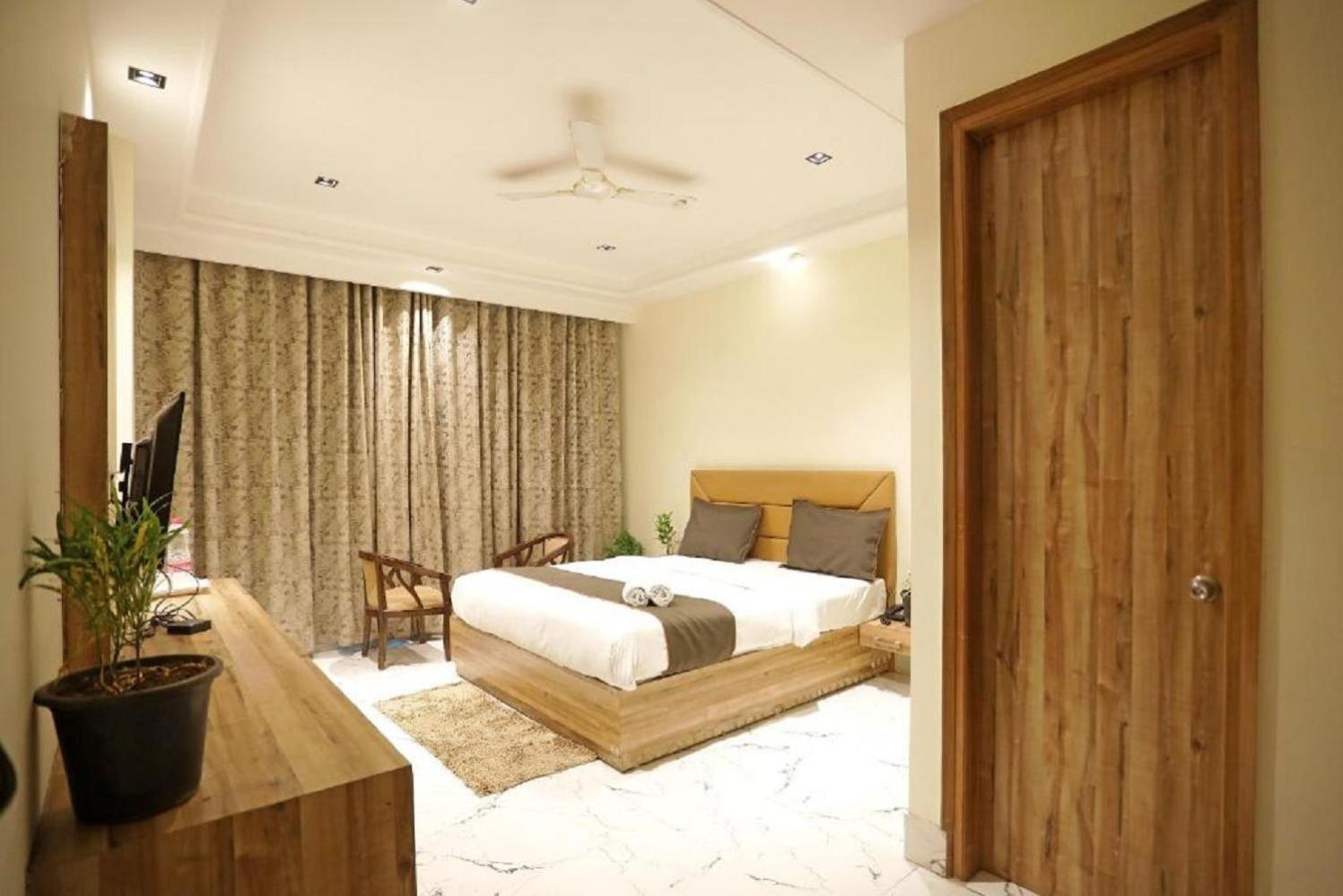 Hotel Royal Paradise By Kdson New Delhi Exterior photo